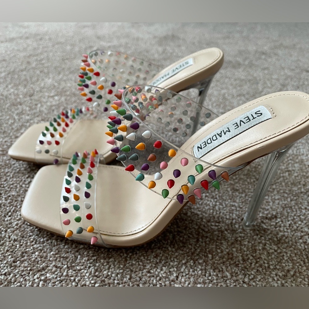 NIB Steve Madden Women's Lunna Studded Vinyl Sandals Rainbow